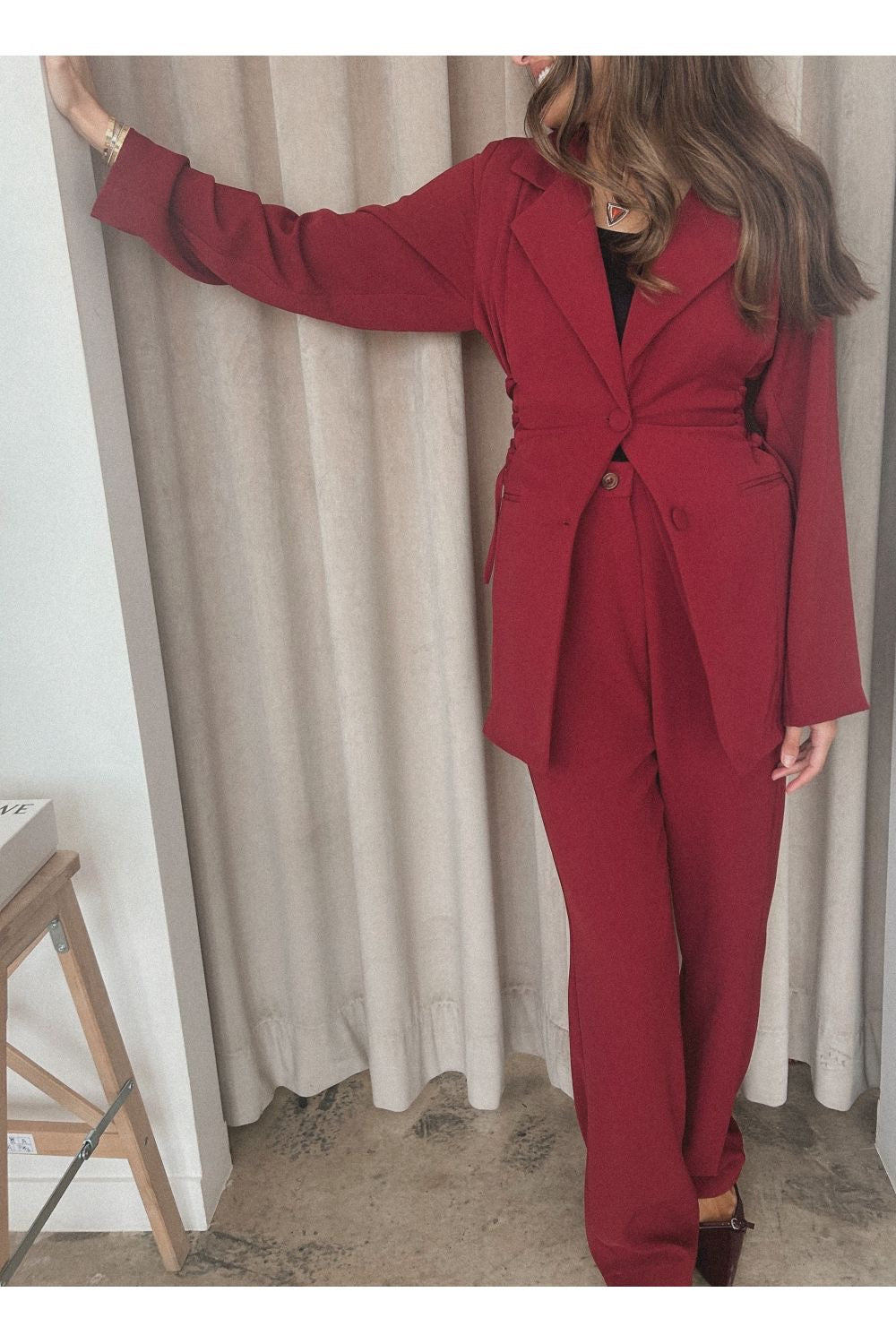 WEEKDAYS Wednesday SUIT
