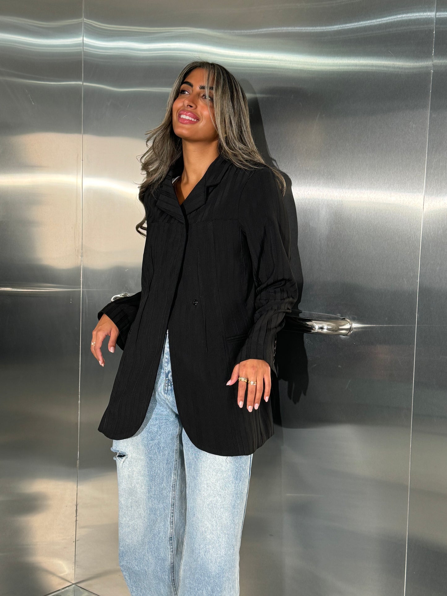MADISON// BLACK